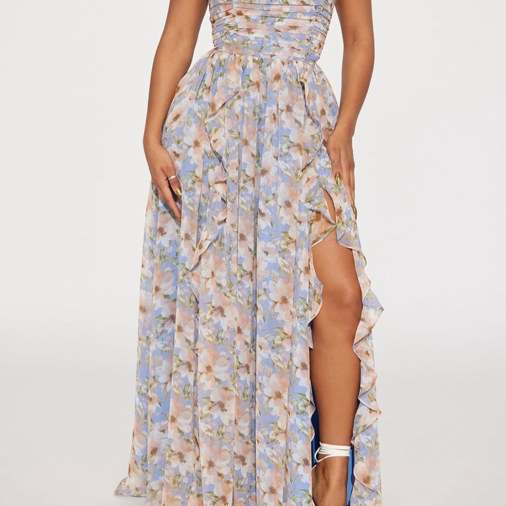 NWT Floral Print Maxi Dress